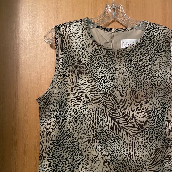 Nygard Collection Petite Leopard Print Sleeveless Dress - Picture 3 of 8
